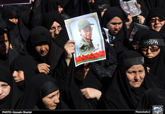 گزارش تصویری : اجتماع عظیم عزاداران فاطمی | عکس : حسین شریعت 