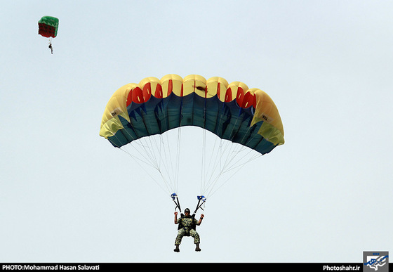 گزارش تصویری مراسم رژه روز ارتش در مشهد عکاس  : محمد حسن صلواتی