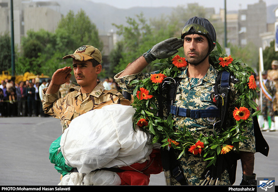 گزارش تصویری مراسم رژه روز ارتش در مشهد عکاس  : محمد حسن صلواتی