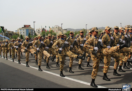 گزارش تصویری مراسم رژه روز ارتش در مشهد عکاس  : محمد حسن صلواتی