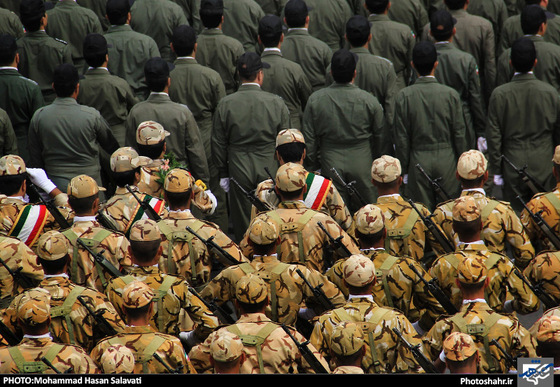 گزارش تصویری مراسم رژه روز ارتش در مشهد عکاس  : محمد حسن صلواتی