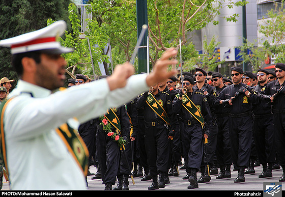 گزارش تصویری مراسم رژه روز ارتش در مشهد عکاس  : محمد حسن صلواتی