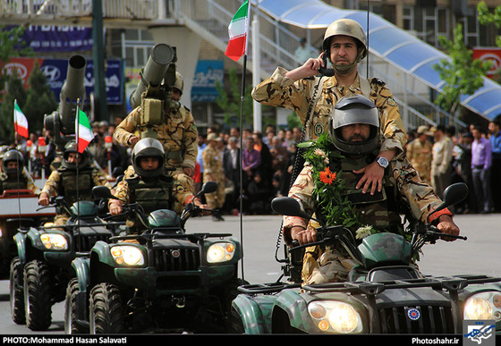 گزارش تصویری مراسم رژه روز ارتش در مشهد عکاس  : محمد حسن صلواتی