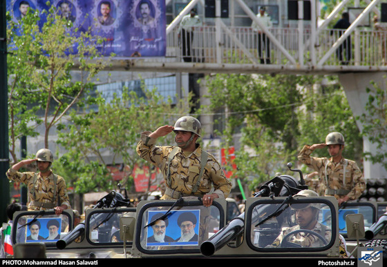 گزارش تصویری مراسم رژه روز ارتش در مشهد عکاس  : محمد حسن صلواتی