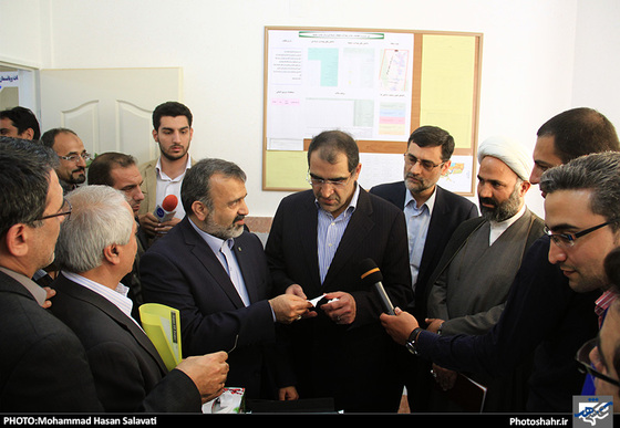 گزارش تصویری | آیین افتتاحیه تامین مراقبت‌های اولیه سلامت در مناطق حاشیه شهر مشهد با حضور وزیر بهداشت | عکاس : محمد حسن صلواتی