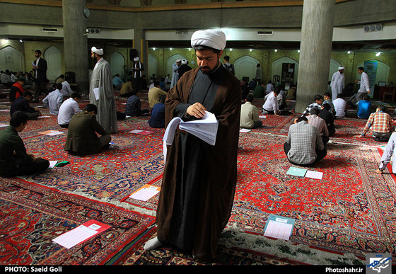 گزارش تصویری  | آزمون ورودی حوزه های علمیه خراسان | عکاس : سعید گلی