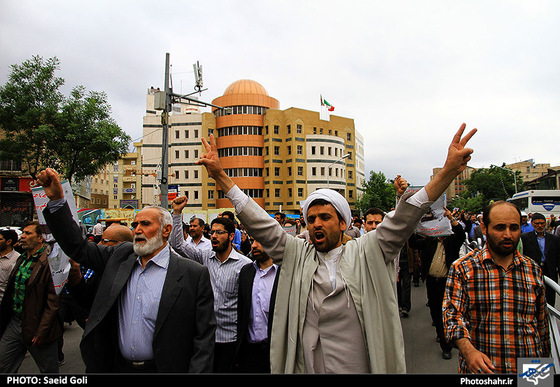 گزارش تصویری | راهپیمایی اعلام همبستگی ملت ایران با مردم مظلوم یمن در مشهد | عکس : سعید گلی 