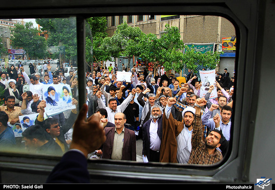 گزارش تصویری | راهپیمایی اعلام همبستگی ملت ایران با مردم مظلوم یمن در مشهد | عکس : سعید گلی 