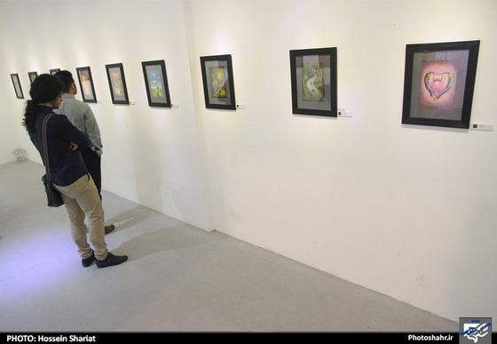 گزارش  تصویری | "دو نفر و نصفی" نمایشگاه کارتون های رضا جنگی | عکس : حسین شریعت