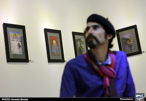 گزارش  تصویری | "دو نفر و نصفی" نمایشگاه کارتون های رضا جنگی | عکس : حسین شریعت