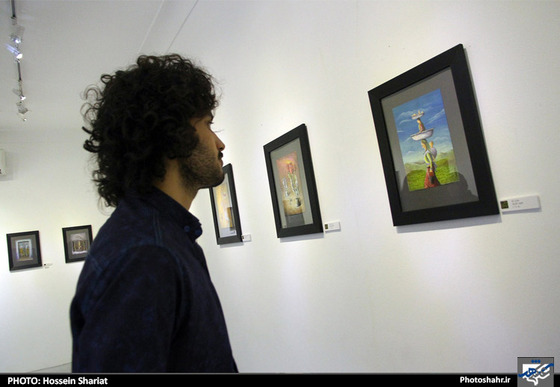 گزارش  تصویری | "دو نفر و نصفی" نمایشگاه کارتون های رضا جنگی | عکس : حسین شریعت
