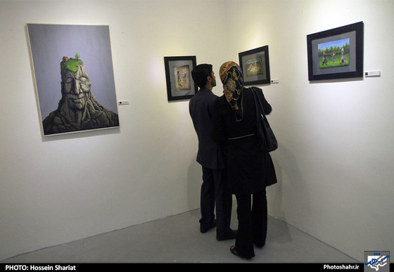 گزارش  تصویری | "دو نفر و نصفی" نمایشگاه کارتون های رضا جنگی | عکس : حسین شریعت