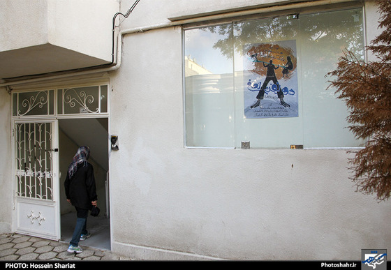 گزارش  تصویری | "دو نفر و نصفی" نمایشگاه کارتون های رضا جنگی | عکس : حسین شریعت