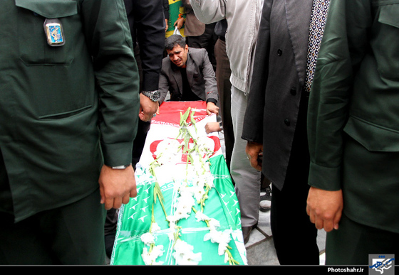 گزارش تصویری | تشییع و خاکسپاری شهید غلامرضا علیزاده | عکس : حسین شریعت