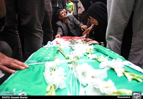 گزارش تصویری | تشییع و خاکسپاری شهید غلامرضا علیزاده | عکس : حسین شریعت