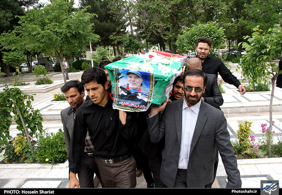 گزارش تصویری | تشییع و خاکسپاری شهید غلامرضا علیزاده | عکس : حسین شریعت