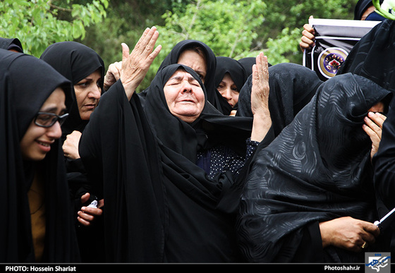 گزارش تصویری | تشییع و خاکسپاری شهید غلامرضا علیزاده | عکس : حسین شریعت