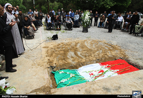 گزارش تصویری | تشییع و خاکسپاری شهید غلامرضا علیزاده | عکس : حسین شریعت