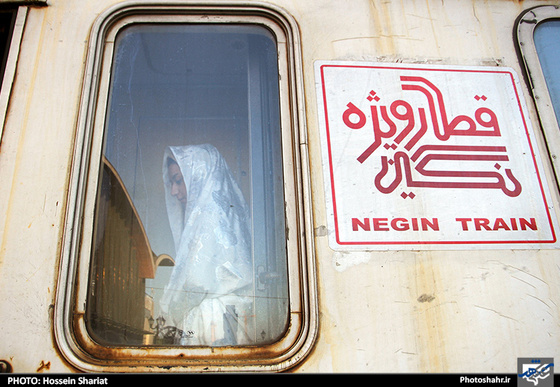 گزارش تصویری |  ورود 600 زوج دانشجو به مشهد مقدس | عکس : حسین شریعت