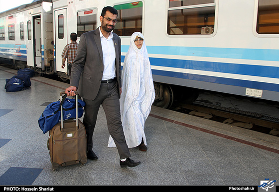 گزارش تصویری |  ورود 600 زوج دانشجو به مشهد مقدس | عکس : حسین شریعت