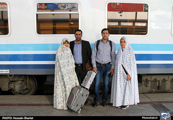 گزارش تصویری |  ورود 600 زوج دانشجو به مشهد مقدس | عکس : حسین شریعت