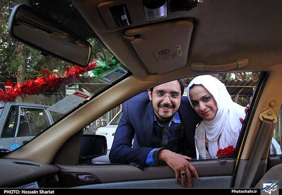 گزارش تصویری |  ورود 600 زوج دانشجو به مشهد مقدس | عکس : حسین شریعت