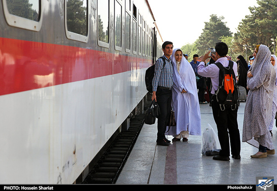 گزارش تصویری |  ورود 600 زوج دانشجو به مشهد مقدس | عکس : حسین شریعت
