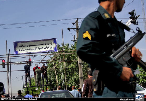 گزارش تصویری اعدام سه سارق مسلح در مشهد | عکس : محمد حسن صلواتی 