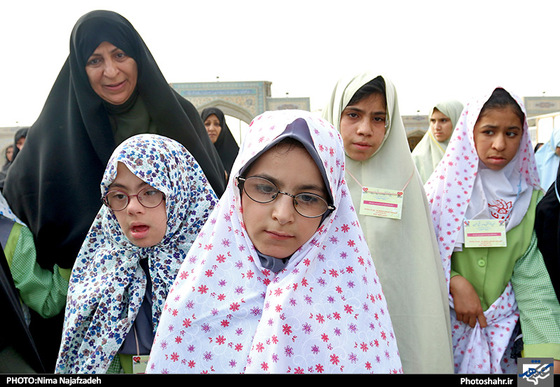 گزارش تصویری | تشرف گروهی از معلولین به حرم مطهر رضوی | عکس : نیما نجف زاده | شهرآرا