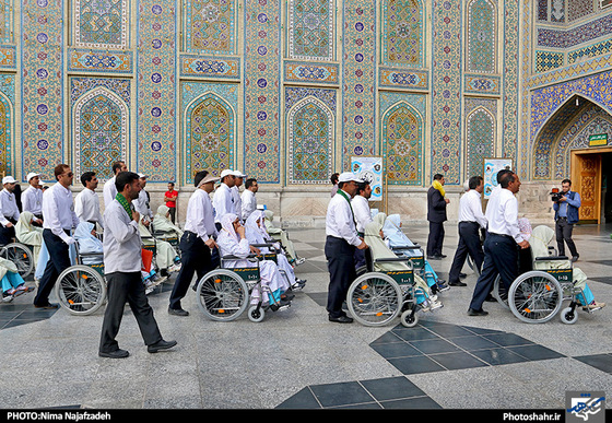 گزارش تصویری | تشرف گروهی از معلولین به حرم مطهر رضوی | عکس : نیما نجف زاده | شهرآرا