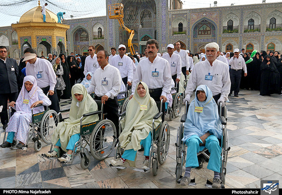 گزارش تصویری | تشرف گروهی از معلولین به حرم مطهر رضوی | عکس : نیما نجف زاده | شهرآرا