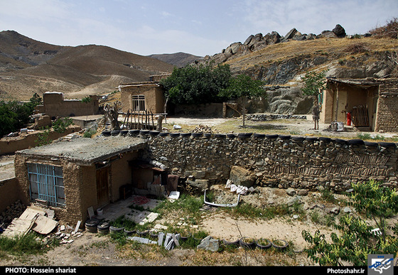 گزارش تصویری | آخرین وضعیت ساخت و سازهای غیر متعارف در ارتفاعات جنوبی مشهد | عکس : حسین شریعت | شهرآرا