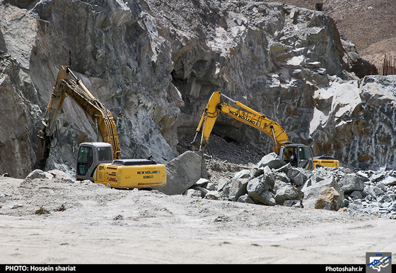 گزارش تصویری | آخرین وضعیت ساخت و سازهای غیر متعارف در ارتفاعات جنوبی مشهد | عکس : حسین شریعت | شهرآرا