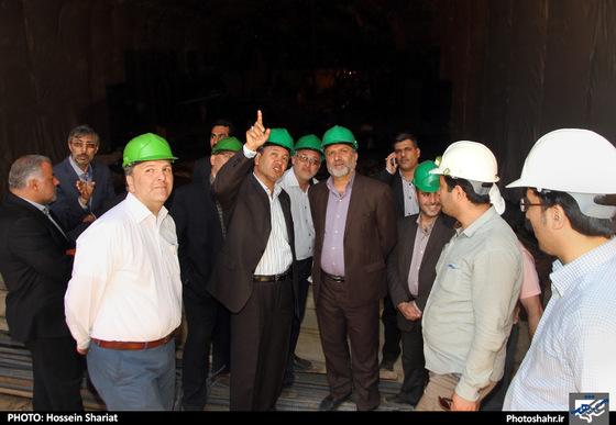 گزارش تصویری | خروج دستگاه حفار خط 2 قطارشهری مشهد از ایستگاه میدان شهدا | عکس : حسین شریعت | شهرآرا