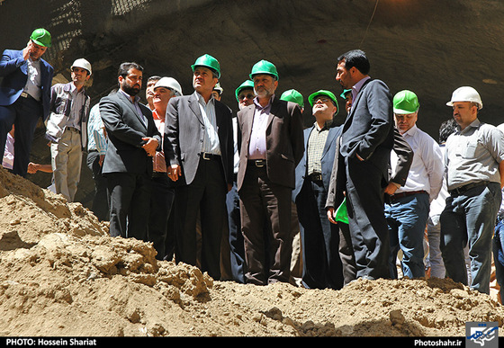 گزارش تصویری | خروج دستگاه حفار خط 2 قطارشهری مشهد از ایستگاه میدان شهدا | عکس : حسین شریعت | شهرآرا