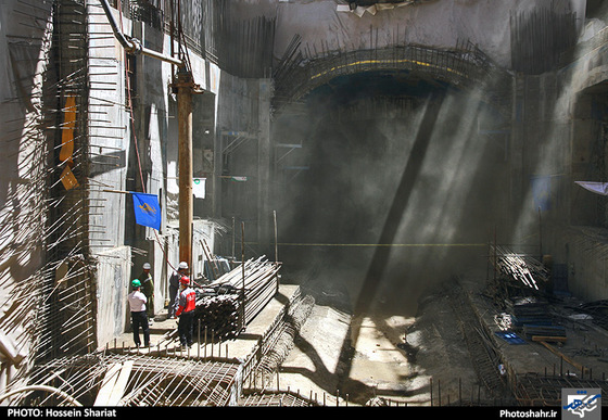 گزارش تصویری | خروج دستگاه حفار خط 2 قطارشهری مشهد از ایستگاه میدان شهدا | عکس : حسین شریعت | شهرآرا