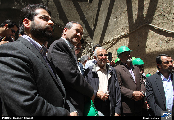 گزارش تصویری | خروج دستگاه حفار خط 2 قطارشهری مشهد از ایستگاه میدان شهدا | عکس : حسین شریعت | شهرآرا