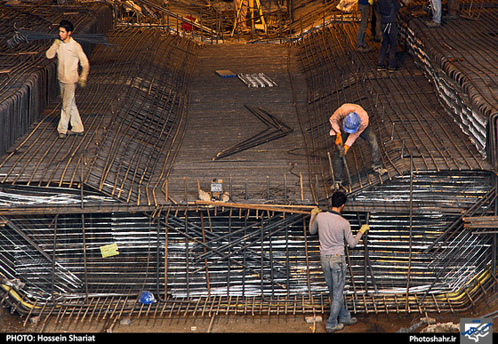 گزارش تصویری | خروج دستگاه حفار خط 2 قطارشهری مشهد از ایستگاه میدان شهدا | عکس : حسین شریعت | شهرآرا
