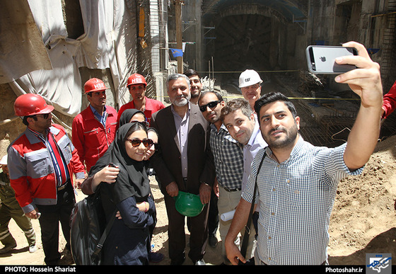 گزارش تصویری | خروج دستگاه حفار خط 2 قطارشهری مشهد از ایستگاه میدان شهدا | عکس : حسین شریعت | شهرآرا