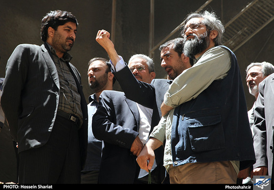 گزارش تصویری | خروج دستگاه حفار خط 2 قطارشهری مشهد از ایستگاه میدان شهدا | عکس : حسین شریعت | شهرآرا