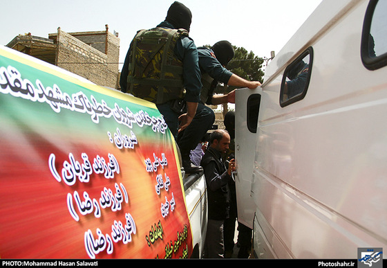 گزراش تصویری | طرح گرداندن اراذل و اوباش خطرناک در خیابان های مشهد مقدس |  عکس : محمد حسن صلواتی | شهرآرا