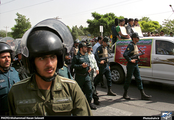 گزراش تصویری | طرح گرداندن اراذل و اوباش خطرناک در خیابان های مشهد مقدس |  عکس : محمد حسن صلواتی | شهرآرا