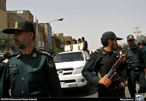 گزراش تصویری | طرح گرداندن اراذل و اوباش خطرناک در خیابان های مشهد مقدس |  عکس : محمد حسن صلواتی | شهرآرا