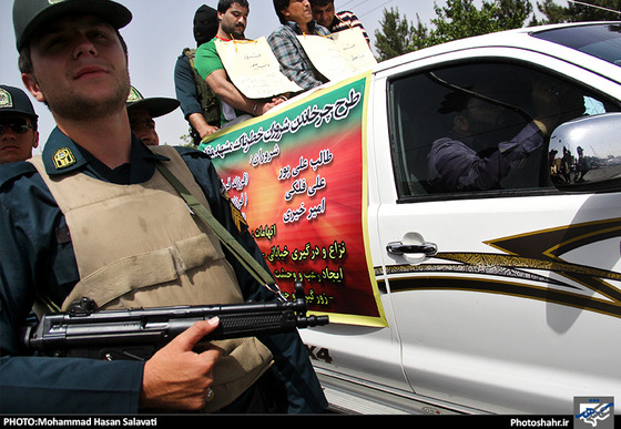 گزراش تصویری | طرح گرداندن اراذل و اوباش خطرناک در خیابان های مشهد مقدس |  عکس : محمد حسن صلواتی | شهرآرا