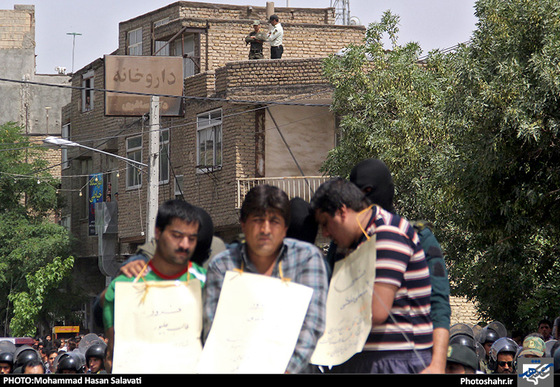 گزراش تصویری | طرح گرداندن اراذل و اوباش خطرناک در خیابان های مشهد مقدس |  عکس : محمد حسن صلواتی | شهرآرا
