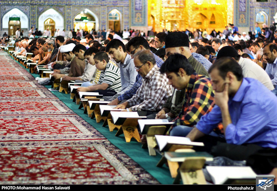 گزارش تصویری | جزء خوانی قرآن کریم در حرم رضوی | عکس : محمد حسن صلواتی/شهرآرا 