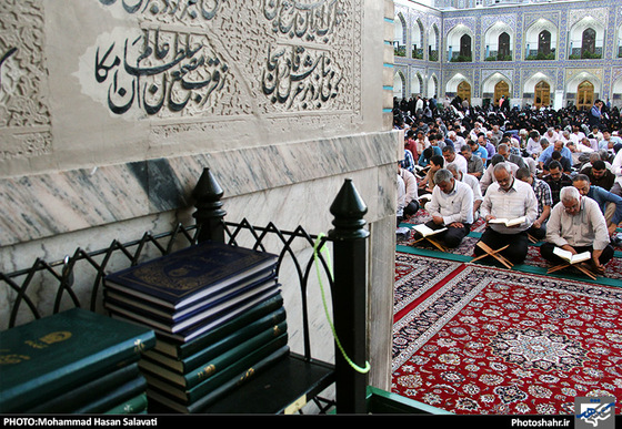 گزارش تصویری | جزء خوانی قرآن کریم در حرم رضوی | عکس : محمد حسن صلواتی/شهرآرا 