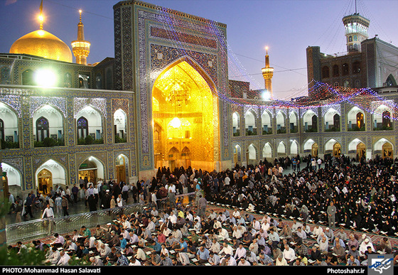 گزارش تصویری | جزء خوانی قرآن کریم در حرم رضوی | عکس : محمد حسن صلواتی/شهرآرا 