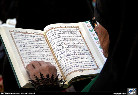 گزارش تصویری | جزء خوانی قرآن کریم در حرم رضوی | عکس : محمد حسن صلواتی/شهرآرا 