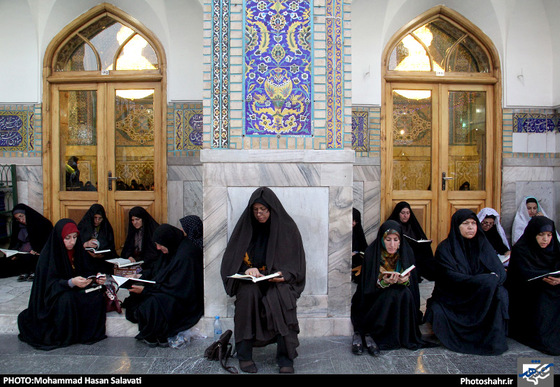 گزارش تصویری | جزء خوانی قرآن کریم در حرم رضوی | عکس : محمد حسن صلواتی/شهرآرا 